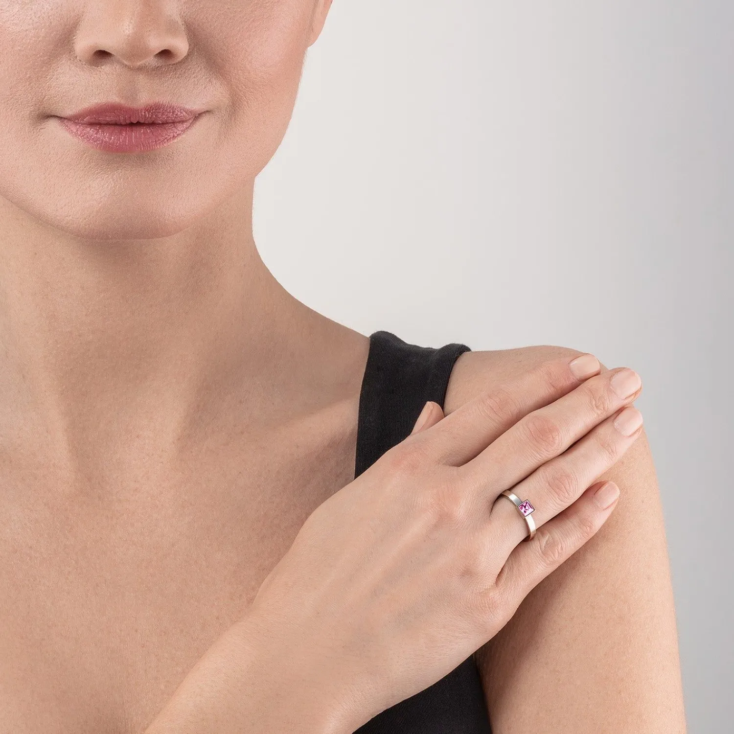 brillanter_quadratischer__1-19.webp COEUR DE LION Brillanter quadratischer kleiner Ring Silber Hellrosa- Mix&And&Match-Ringe