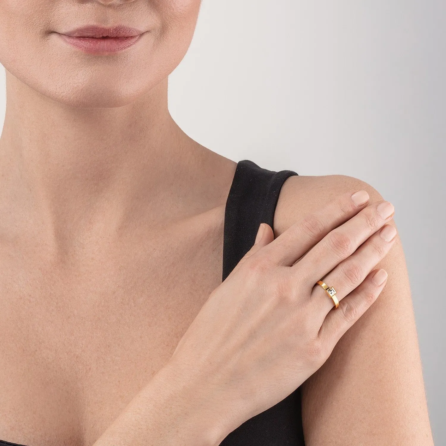 brillanter_quadratischer__1-24.webp COEUR DE LION Brillanter quadratischer kleiner Ring aus Goldkristall- Mix&And&Match-Ringe