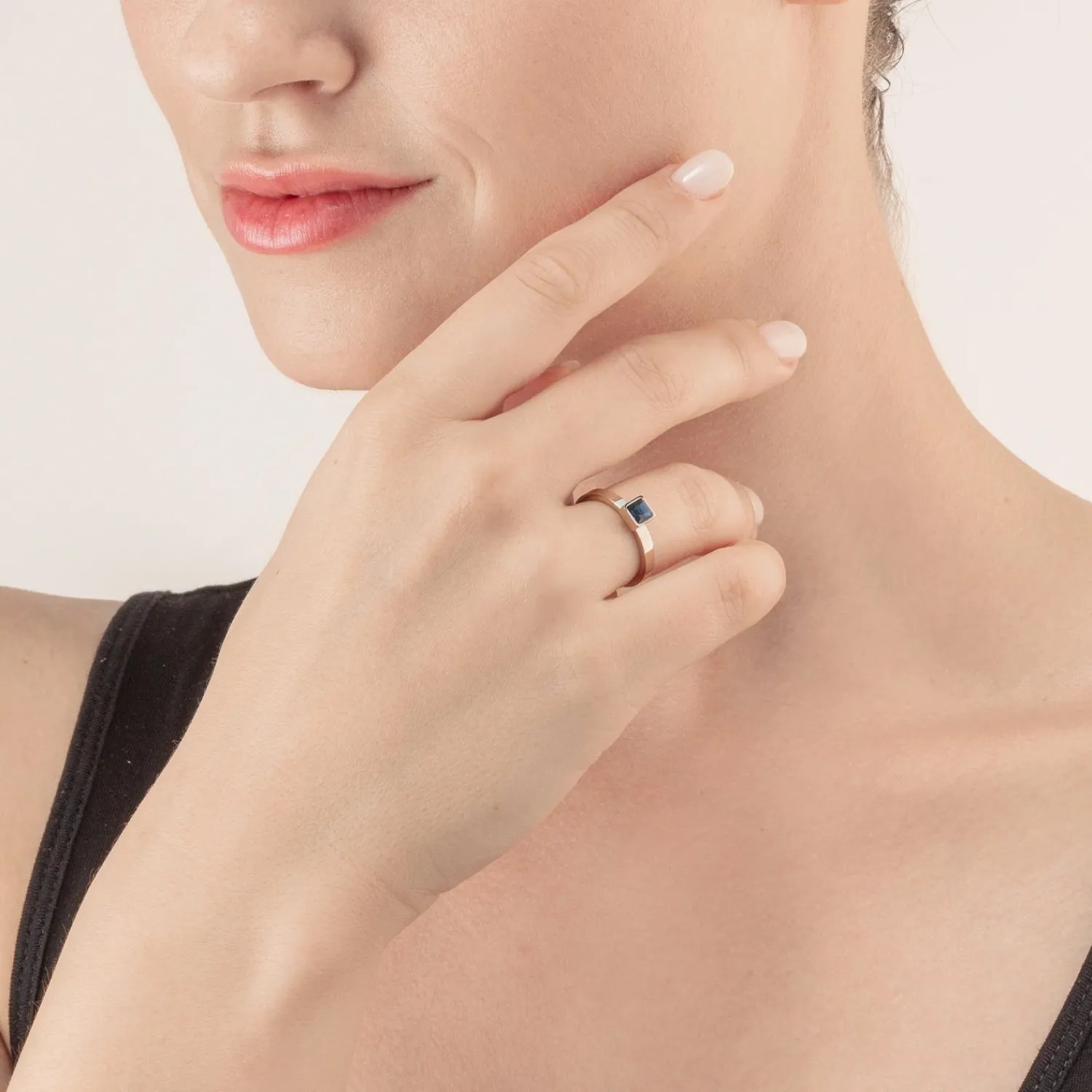 brillanter_quadratischer__2-4.webp COEUR DE LION Brillanter quadratischer kleiner Ring Silber Montana- Coeur Essentials