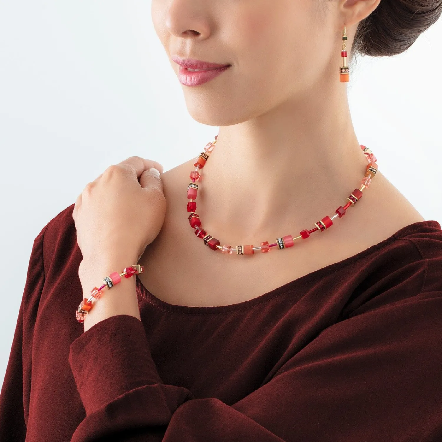 geocube_iconic_armband_go_2.webp COEUR DE LION Geocube® Iconic Armband Gold Rot- Geocube® Tone&In&Tone