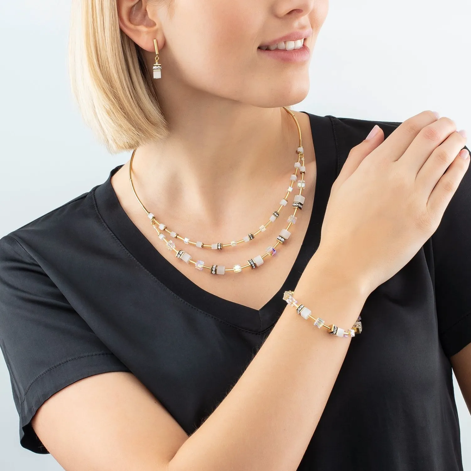 geocube_iconic_layer_hals_2.webp COEUR DE LION Geocube® Iconic Layer Halskette Gold-Weiß- Geocube® Halsketten