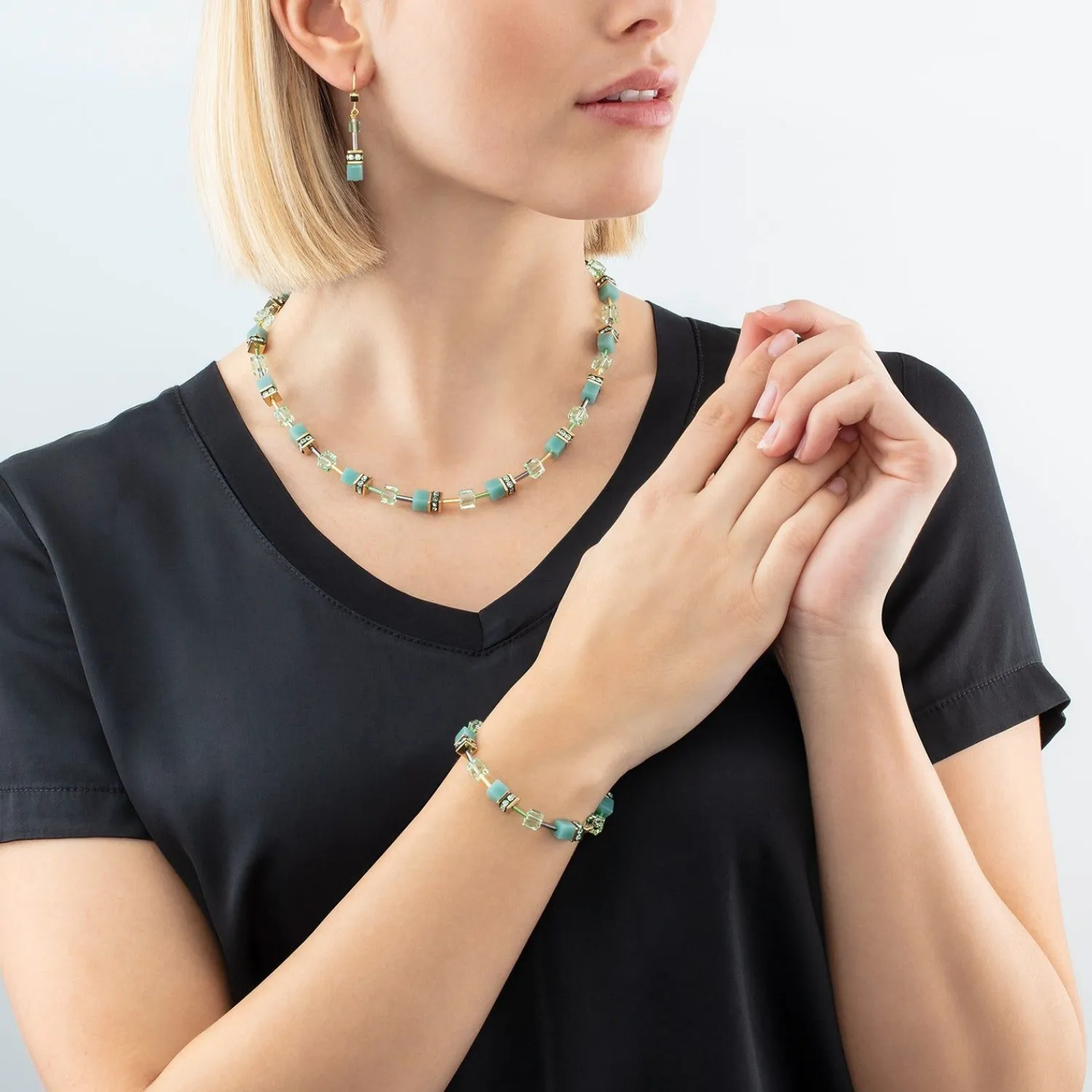 geocube_iconic_mono_gold__2-11.webp COEUR DE LION Geocube® Iconic Mono Gold Ohrringe Grün- Geocube® Halsketten