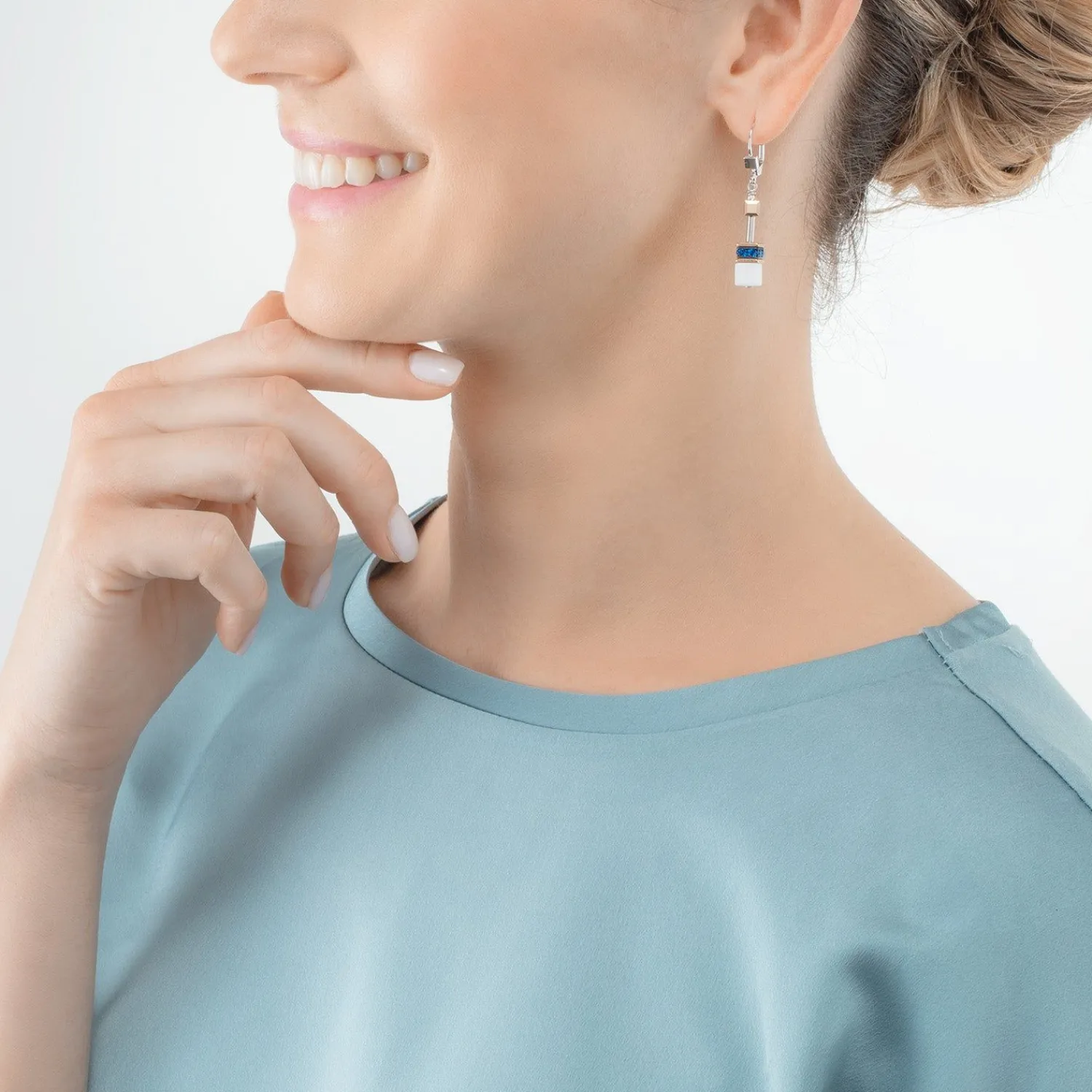 geocube_iconic_ohrringe_c_2.webp COEUR DE LION Geocube® Iconic Ohrringe Capri Blau- Geocube® Ohrringe