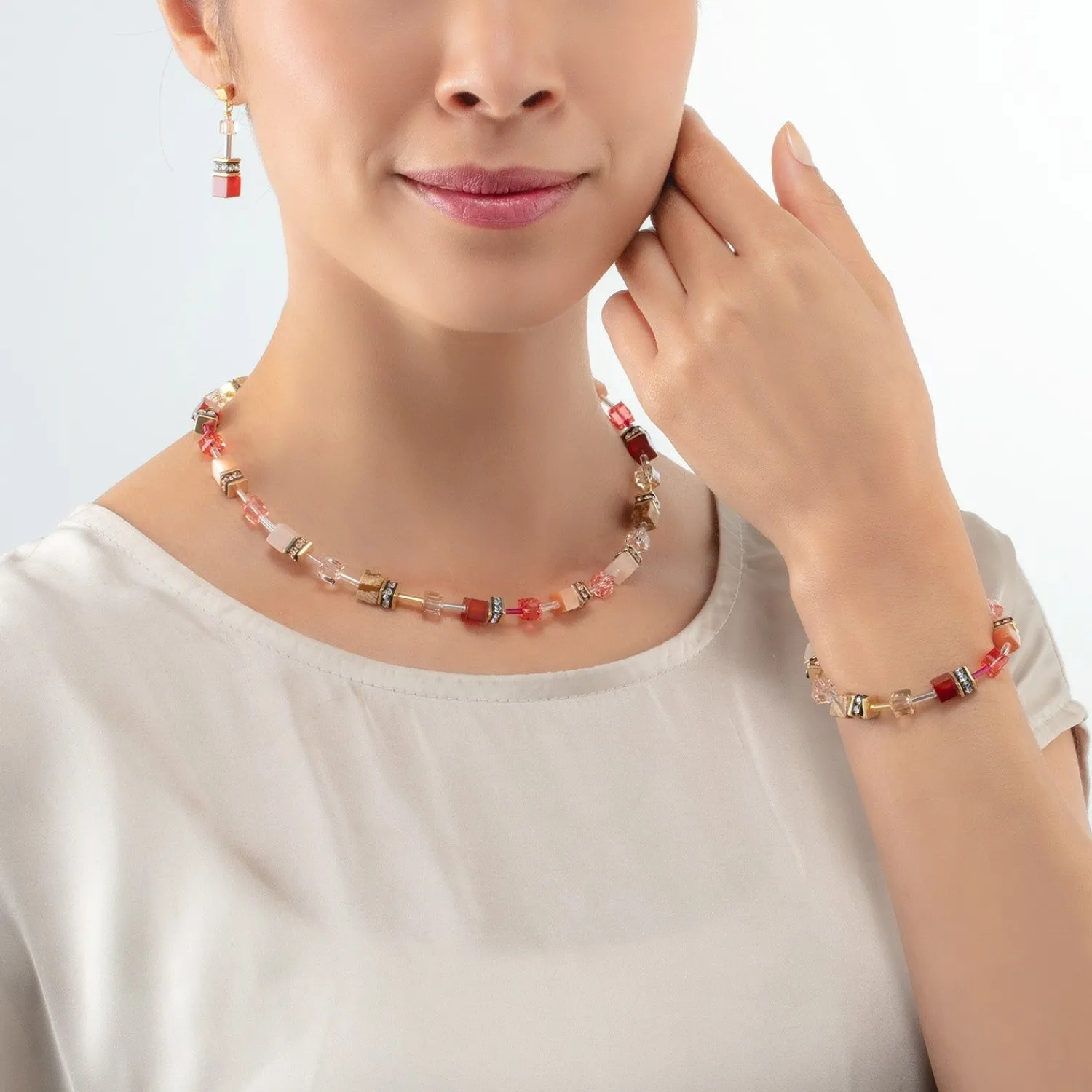 geocube_iconic_precious_h_2-18.webp COEUR DE LION Geocube® Iconic Precious Halskette Rot-Beige- Echter Stein