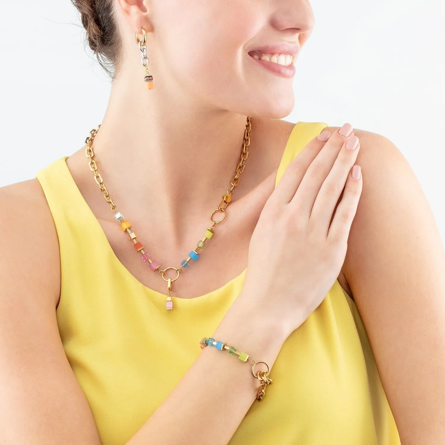 ohrringe_creole_cube_fusi_2.webp COEUR DE LION Ohrringe Creole Cube Fusion Charm Gold-Regenbogen- Ohrstecker