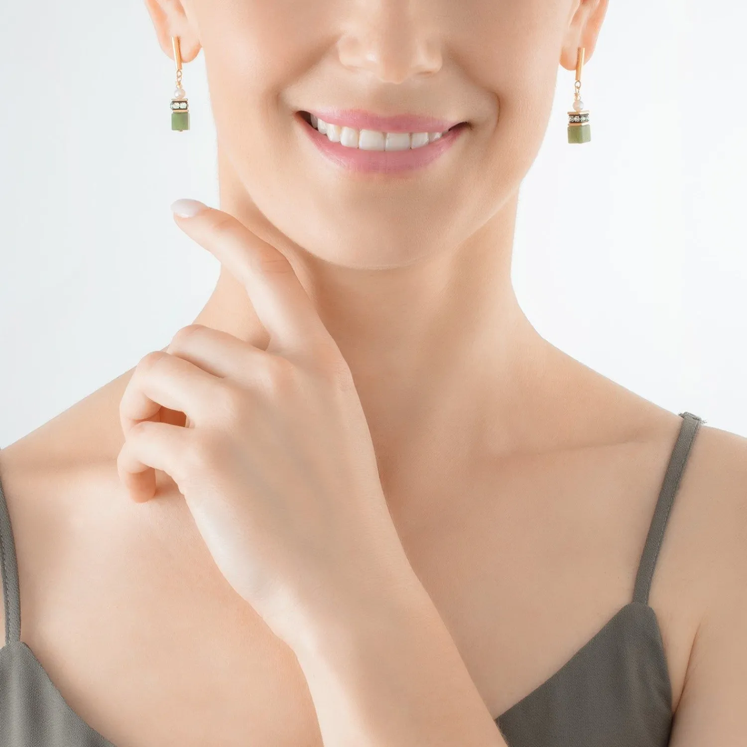 ohrringe_geocube_fusion_p_2-4.webp COEUR DE LION Ohrringe Geocube® Fusion Precious Pearl Mix Gold-Grün- Perlenohrringe